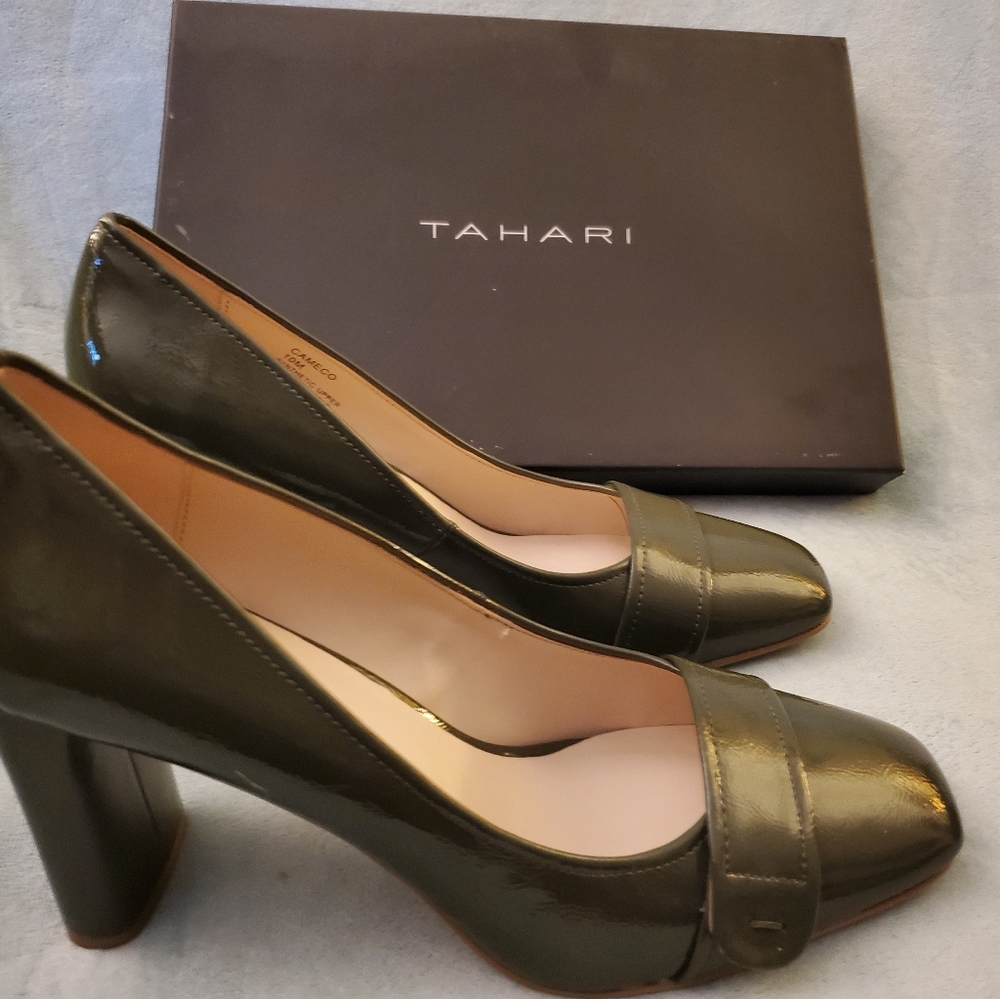 Women's Tahari Pumps Size 10